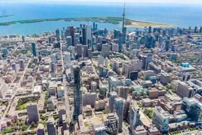 Recorrido en helicóptero de 14 minutos por Toronto Recorrido en helicóptero de 14 minutos por Toronto
