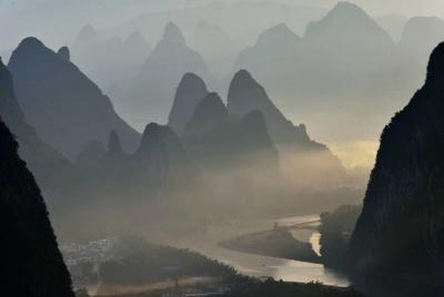 Yangshuo Xianggong hill y Silver Cave Private Day Tour