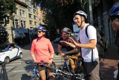 Tour en bicicleta por la tarde en grupos pequeños por Vancouver