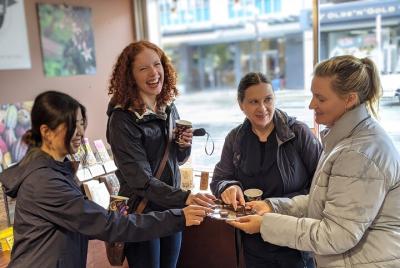 Tour a pie de chocolate e iglesias