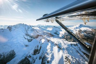 Experiencia turística del glaciar en hidroavión desde Whistler