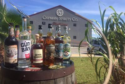Pase sin colas para el tour de la destilería Cayman Spirits Co.