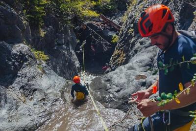 Sumérgete en un cañón volcánico