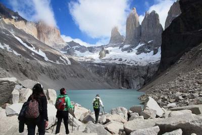 Día completo Trekking Base de las Torres del Paine 