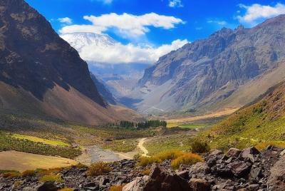 Excursión de día completo a Cajón del Maipo y el embalse El Yeso  Excursión de día completo a Cajón del Maipo y el embalse El Yeso
