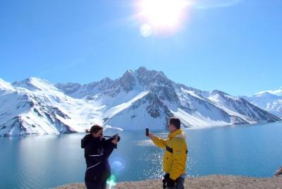Excursión privada de 2 días para explorar Santiago y la cordiller Excursión privada de 2 días para explorar Santiago y la cordiller