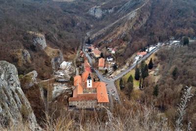 Excursión de día completo al Castillo de Karlstejn y Little Ameri