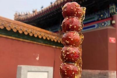 Descubre lo que come la gente local en la calle Niu