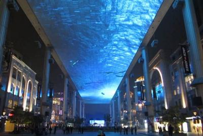 Noche de la ciudad de Beijing privada autoguiada con conductor in