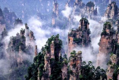Excursión privada de 3 días al parque nacional Zhangjiajie y al p