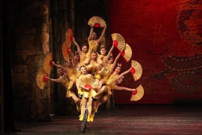 Show de Beijing Acrobat con transferencia