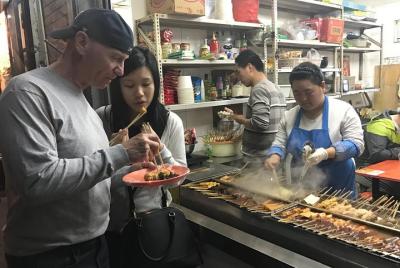 Excursión a pie por la gastronomía privada de Hutong en Beijing