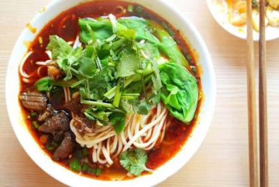 Tour nocturno de comida y cerveza en Chengdu