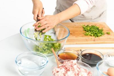2 horas para hacer fideos fríos y papas con dientes de lobo con C