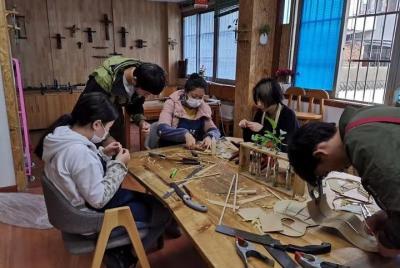 Clase privada de medio día para trabajar la madera en Chengdu