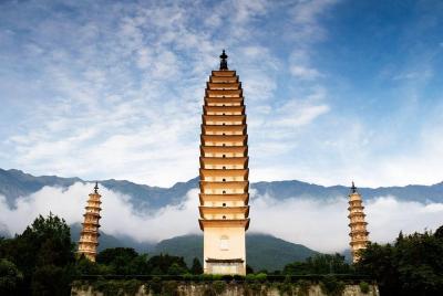 Pueblo Xizhou, paseo en carruaje tirado por caballos, arte Tie-dy