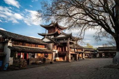 Excursión autoguiada de 2 días desde Dali a Lijiang y alojamiento Excursión autoguiada de 2 días desde Dali a Lijiang y alojamiento