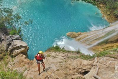 Rappel junto a las Minas Viejas y la cascada Micos Rappel junto a las Minas Viejas y la cascada Micos