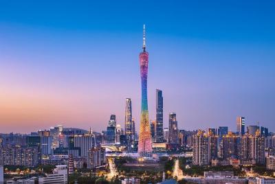 Crucero nocturno Guangzhou Pearl River con guía y servicio de tra