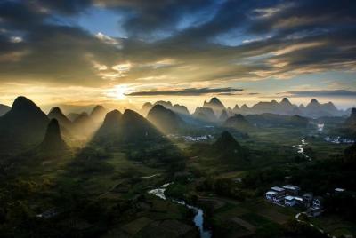 Excursión privada al atardecer de Yangshuo Cuiping Hill de medio 