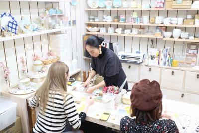 Experiencia de fabricación de vajilla original (clase de arte de 