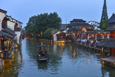 Visita autoguiada de Wuzhen y Xitang Water Town con traslado priv
