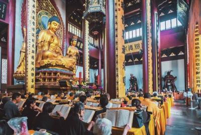 Hangzhou City Walk - Culto budista del templo Lingyin - Grupo peq