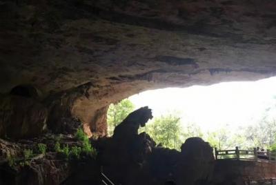 Excursión privada de un día a la cueva Jiuxiang desde Yunnan