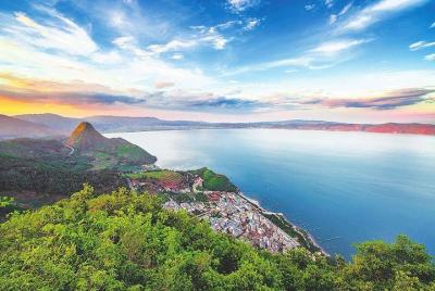 Traslado privado de ida y vuelta de Kunming al lago Fuxianhu