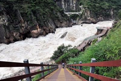Servicio privado de traslado de ida y vuelta a Tiger Leaping Gorge desde Lijiang  Servicio privado de traslado de ida y vuelta a Tiger Leaping Gorge desde Lijiang