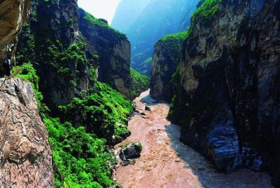 Excursión grupal de 1 día a Tiger Leaping Gorge Excursión grupal de 1 día a Tiger Leaping Gorge