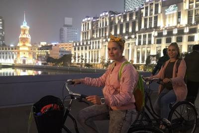 Shanghai Foodie Test & Nightlife Adventure Tour en bicicleta
