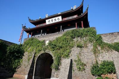 Tour privado a pie por Suzhou con la puerta Panmen, el foso de la