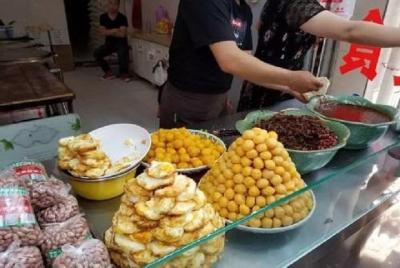 Mercado de la mañana y tour de comida. Mercado de la mañana y tour de comida.