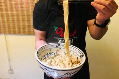 Fideos Biangbiang de medio día con visita al mercado en la ciudad Fideos Biangbiang de medio día con visita al mercado en la ciudad