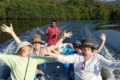 Amanecer en la laguna de Manialtepec, avistamiento de aves al ata