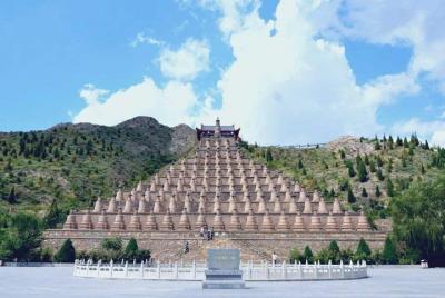 Excursión privada de un día a Yinchuan a las tumbas occidentales  Excursión privada de un día a Yinchuan a las tumbas occidentales