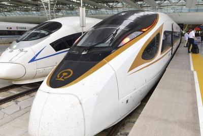 Traslado privado de llegada a Zhangjiajie: estación de tren al hotel de la ciudad Traslado privado de llegada a Zhangjiajie: estación de tren al hotel de la ciudad