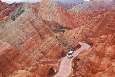 Servicio de coche de un día de Zhangye al Geoparque Danxia