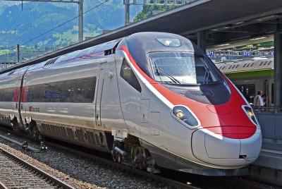 Traslado privado de salida de Zhuhai: estación de tren al hotel d