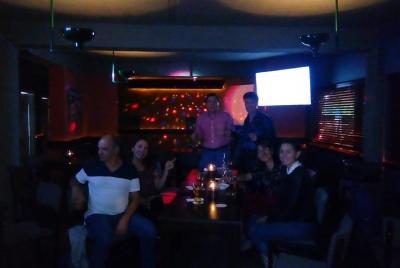 Amigos? Su Bar De Siempre? Su Bebida Y Video Favorito?