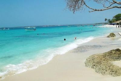 Isla Baru Playa Tranquila