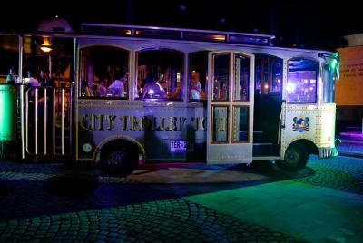 Noche en tranvía turístico de Cartagena