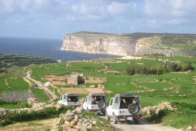 Combination Tour of Powerboat & Jeep - Gozo y Comino Combination Tour of Powerboat & Jeep - Gozo y Comino