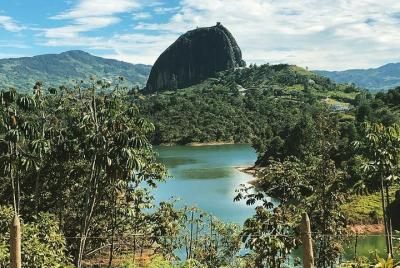 Antioquia Día completo: Piedra del Peñol, Guatape y el Embalse.