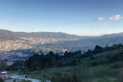 La mejor vista de Medellín en el cerro el Picacho La mejor vista de Medellín en el cerro el Picacho