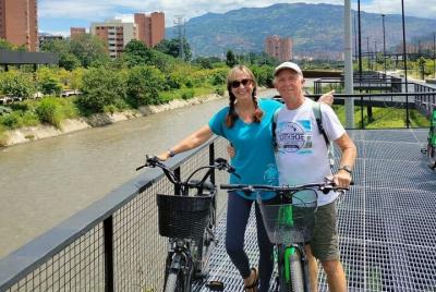 Tour en bicicleta eléctrica por la ciudad de Medellín, miradores,