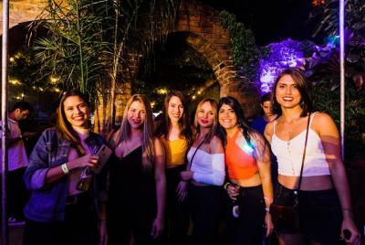 Recorrido por los pubs de Costa Rica en San José con entrada Evit