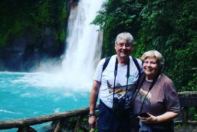 Traslado desde el hotel Rio Celeste Hideawey a SJO o aeropuerto hasta 8 pasajeros Traslado desde el hotel Rio Celeste Hideawey a SJO o aeropuerto hasta 8 pasajeros
