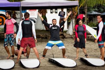 Clases de surf con Pro Team en Jacó